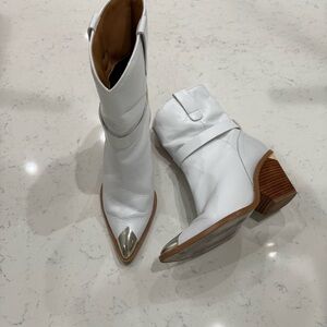 Silver toe boots